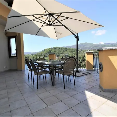 Terrazza Sul Lago Nella Casa Sul Golfo *