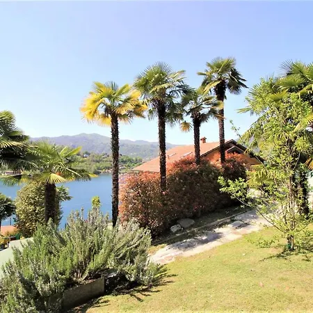 Terrazza Sul Lago Nella Casa Sul Golfo * Miasino