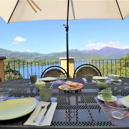 Terrazza Sul Lago Nella Casa Sul Golfo Miasino